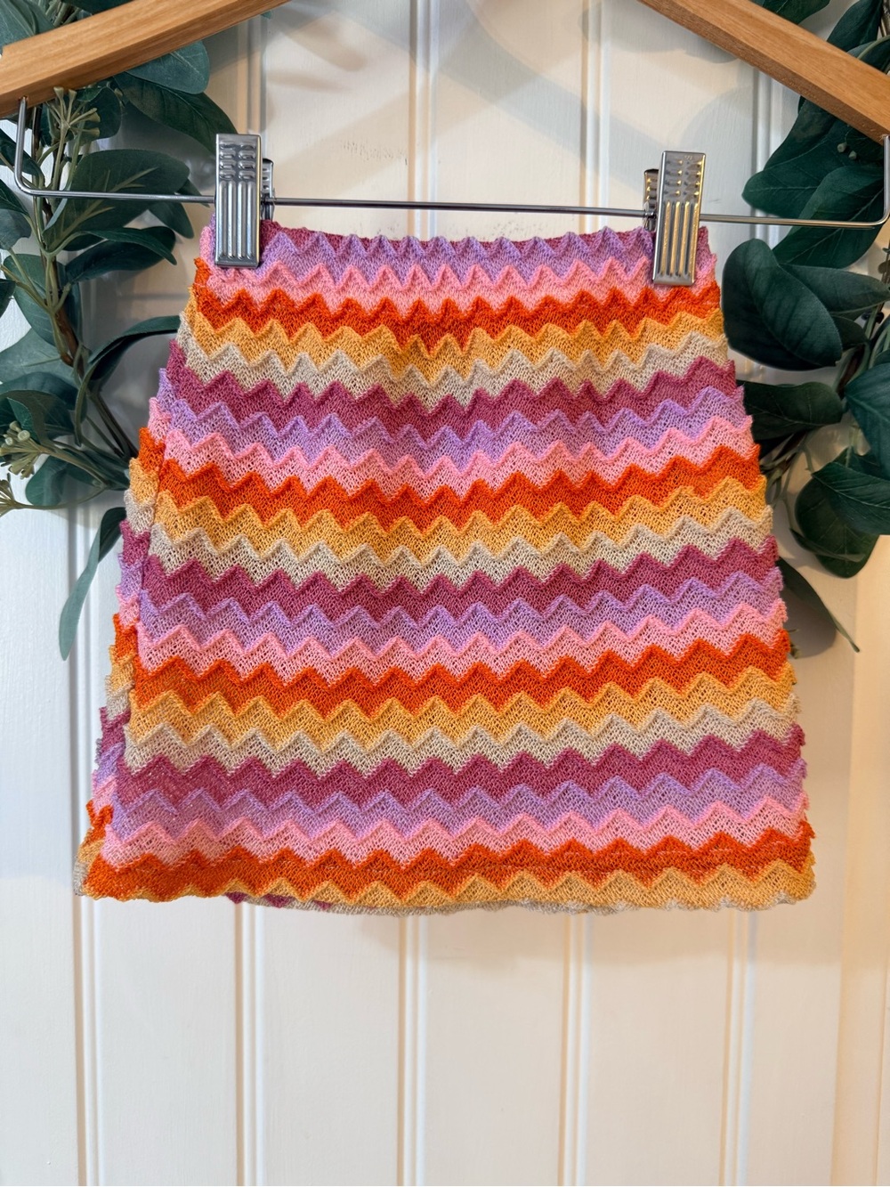 💫10/$25 • Vibrant Chevron Knit Mini Skirt - Pink, Orange & Cream